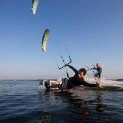 Flysurfer Sonic 4 Performance Foil Kite Discounts Apply ! -Surfing Sale 900 flysurfer sonic 4 size 7