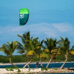Slingshot UFO V2 Limited Edition Green Zero Strut Foil Kite - 30% Off Discounts Apply ! -Surfing Sale slingshot 2023 ufo v2 limited edition green size 3